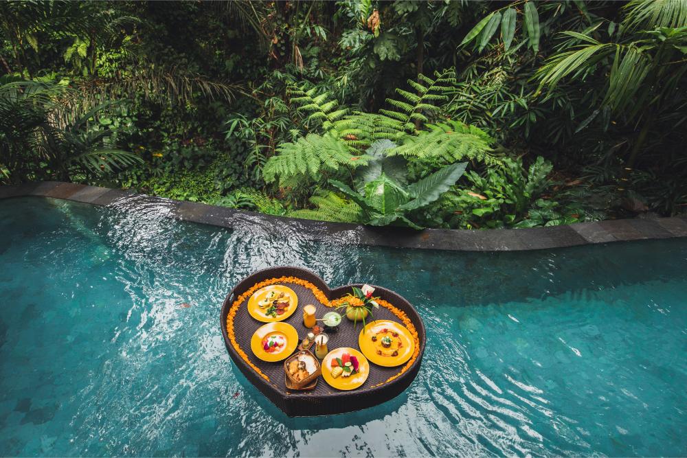 floating breakfast in jungle swimming pool tropic 2024 09 17 07 25 25 utc.jpg